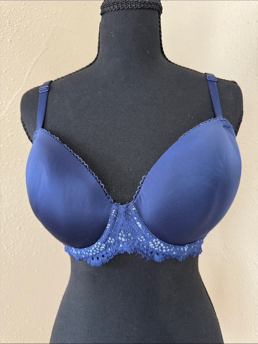 Victoria's Secret Navy Lace-Trim T-Shirt Bra
